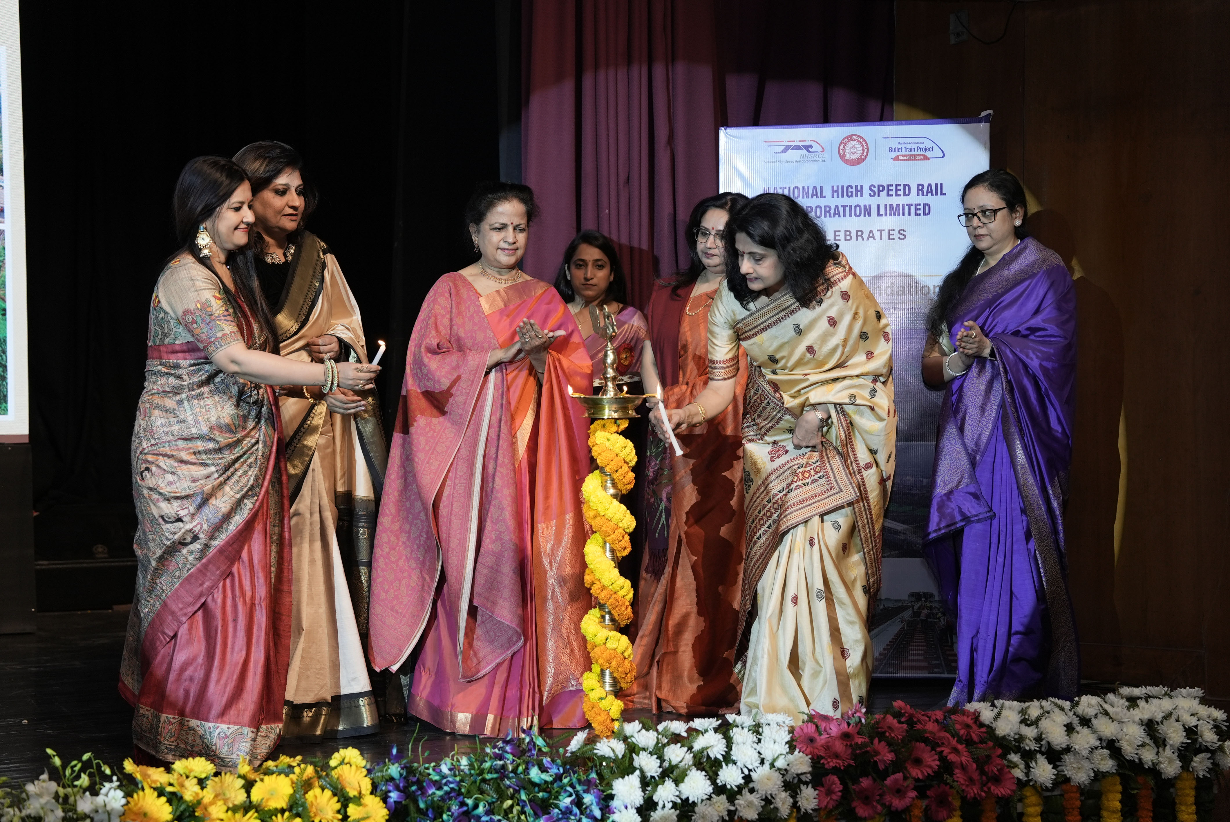 नेशनल हाई स्पीड रेल कॉर्पोरेशन लिमिटेड अपना 10वां स्थापना दिवस मना रहा है।